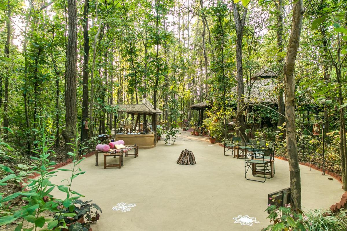 Kanha Jungle Lodge Dhanwār Eksteriør bilde
